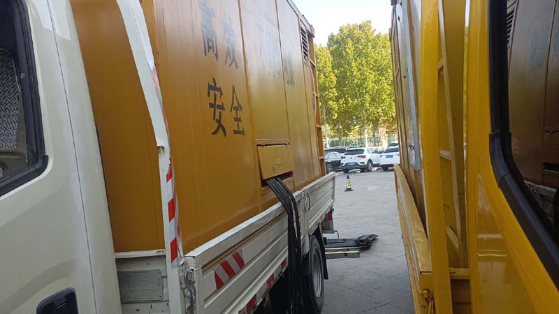 莫力达瓦如何判断柴油发电机组和UPS电源的切换时间是否符合要求？
