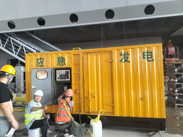 莫力达瓦怎样判断空气滤清器是否需要更换？