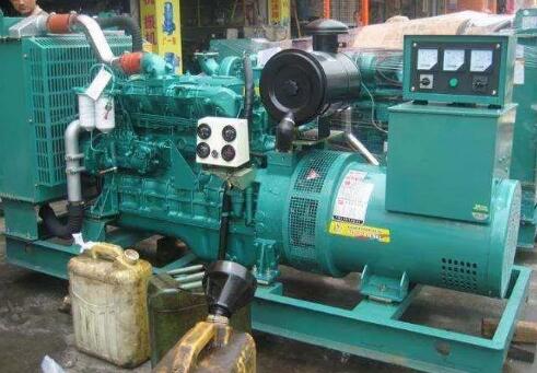 莫力达瓦冬季启动柴油发电机时，如何避免电瓶过度放电？